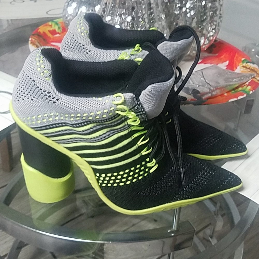 Jeffrey Campbell sport pointed